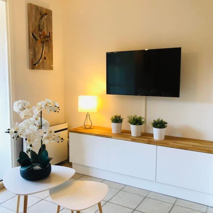 Studio Cabine Climatise 800 M De La Plage Et Des Commerces Bormes-les-Mimosas Bagian luar foto